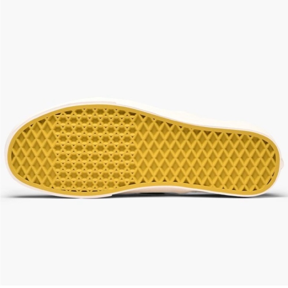 NIB Vans x Harry Potter Slip-On Classic Skate Shoes Hufflepuff Men’s Size 4 - Picture 4 of 5
